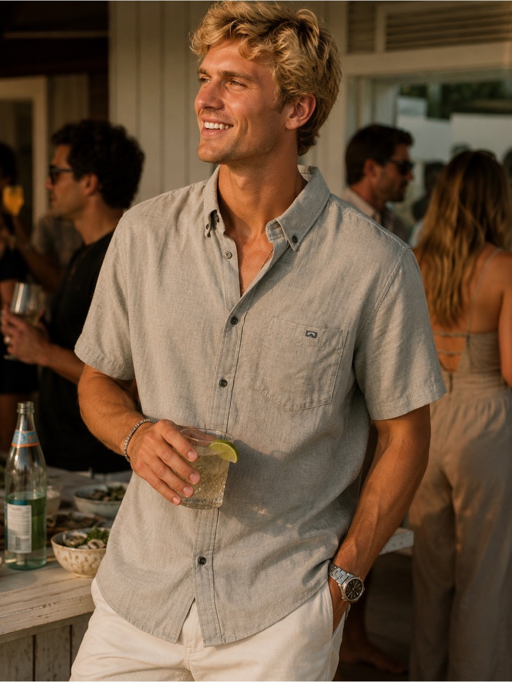 Men's Short-Sleeve Button-Down Shirt in Light Gray